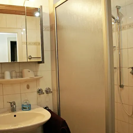 度假居 Alina 贝恩卡斯特尔-屈斯